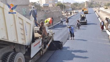 صنعاء .. تدشين المرحلة الثانية في مشروع سفلتة شارع الثلاثين بمنطقة شملان بمديرية همدان صنعاء .. تدشين المرحلة الثانية في مشروع سفلتة شارع الثلاثين بمنطقة شملان بمديرية همدان