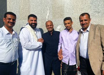 اللواء شلال علي شايع يشارك الأستاذ أحمد سالمين وعائلة آل فدعق أفراحهم 