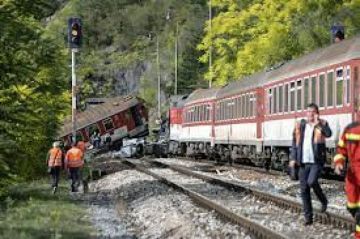 تفاصيل إصابة عشرات الركاب في اصطدام قطارين في سلوفاكيا