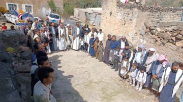 وقفات شعبية في إب وفاء لتضحيات الشهداء وتأكيدا على الجهوزية وقفات شعبية في إب وفاء لتضحيات الشهداء وتأكيدا على الجهوزية