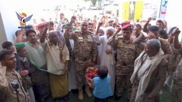 الحديدة .. عطيفي والبشري يفتتحان معرض شهداء المنطقة العسكرية الخامسة الحديدة .. عطيفي والبشري يفتتحان معرض شهداء المنطقة العسكرية الخامسة