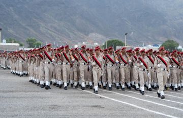 قيادة اللواء 44 عمالقة جنوبية تهنئ منتسبي اللواء المتخرجين من الكلية الحربية الدفعة 52 بالعاصمة عدن