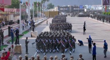 القوات الجنوبية تحتفي بنوفمبر المجيد.. بعرضا عسكري يستعيد ذاكرة الماضي ويؤسس لمرحلة الدولة القادمة نوفمبر_استقلال_الجنوب_يتجدد حضرموت_تصحح_المسار