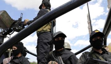 بعد سنوات من الحرب.. الأحزاب التاريخية في اليمن تتلاشى أمام صعود القوى المسلحة بعد سنوات من الحرب.. الأحزاب التاريخية في اليمن تتلاشى أمام صعود القوى المسلحة