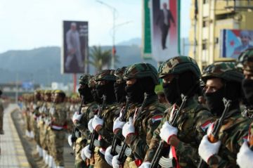 صحيفة دولية : عرض عسكري كبير للانتقالي الجنوبي يوجه رسالة صارمة لأعداء مشروعه