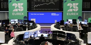 الأسهم الأوروبية تنهي تعاملات الأسبوع متقلب على انخفاض