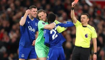 رفض استئناف إيفرتون لطرد جاي دون تفسير