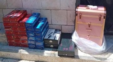 شرطة المكلا تضبط عصابة متورطة في سرقة مستودع أدوات تجميل شرطة المكلا تضبط عصابة متورطة في سرقة مستودع أدوات تجميل