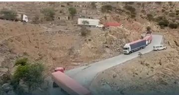 شلل تام على الشريان الحيوي الرابط بين تعز وعدن بسبب تعطل شاحنة شلل تام على الشريان الحيوي الرابط بين تعز وعدن بسبب تعطل شاحنة