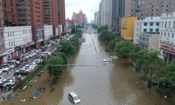 الفيضانات والانهيارات الأرضية تودي بحياة 10 أشخاص وفقدان آخرين في سومطرة بإندونيسيا