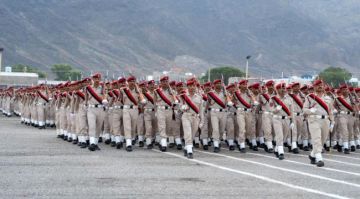 اللواء 44 عمالقة يهنئ أبطاله بتخرجهم من الكلية الحربية في عدن