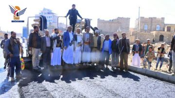 صنعاء .. تفقد أعمال سفلتة شارع الثلاثين بمنطقة شملان بمديرية همدان