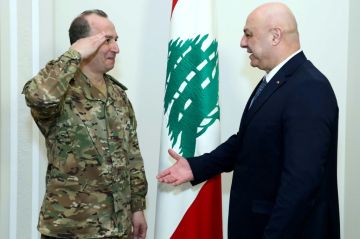 قائد الجيش اللبناني يؤكد أن بلاده تمر بمرحلة مصيرية وصعبة
