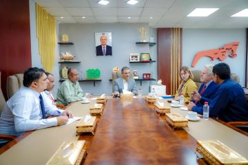 لملس يبحث مع وفد حكومي هولندي سبل تطوير مؤسسة مياه عدن