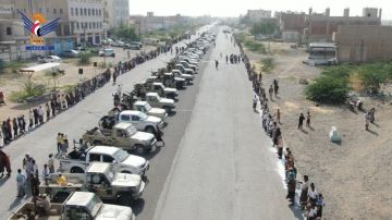 وقفة لأبناء مديريتي حيس والخوخة بالحديدة تأكيدا على استمرار التعبئة لمواجهة العدو