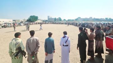 وقفة قبلية وافتتاح معرض صور الشهداء في التحيتا بالحديدة وقفة قبلية وافتتاح معرض صور الشهداء في التحيتا بالحديدة