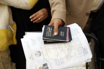 أزمة الدفاتر والسمسرة تعيق الحصول على جواز السفر في اليمن