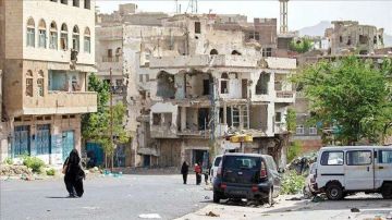 توتر متصاعد في السياني بإب: انفجارات غامضة وتحركات للحوثي تثير مخاوف من بناء تحصينات عسكرية استراتيجية توتر متصاعد في السياني بإب: انفجارات غامضة وتحركات للحوثي تثير مخاوف من بناء تحصينات عسكرية استراتيجية