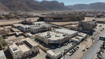 محافظ حضرموت يفتتح مخازن الأدوية واللقاحات بوادي وصحراء المحافظة محافظ حضرموت يفتتح مخازن الأدوية واللقاحات بوادي وصحراء المحافظة