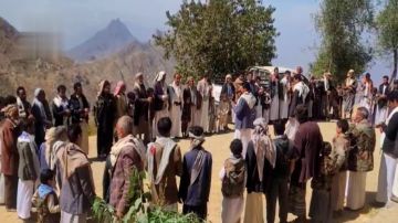 وقفات جماهيرية في ريمة تأكيدا على ثبات الموقف واستمرار التعبئة والجهوزية وقفات جماهيرية في ريمة تأكيدا على ثبات الموقف واستمرار التعبئة والجهوزية