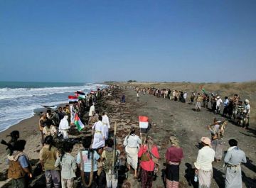 مسير ووقفة لـ250 من خريجي دورات طوفان الأقصى من أبناء مربع ساحل العرج بالحديدة