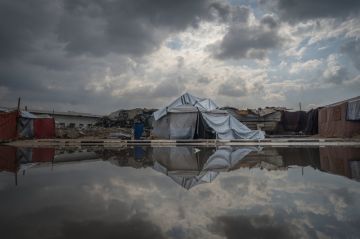  الأغذية العالمي : الأمطار الغزيرة والبرد القارس يزيدان معاناة العائلات في غزة