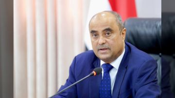 رئيس الوزراء اليمني يعلن حزمة مشاريع كهرباء بمليار دولار من الإمارات