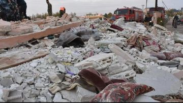 صرخة فتاة تنقذ سكان بناء قبل انهياره في الجزائر صرخة فتاة تنقذ سكان بناء قبل انهياره في الجزائر