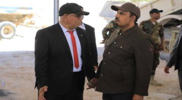 محافظ حضرموت يزور إدارة الأشغال المحلية بوادي وصحراء حضرموت ويشيد بجهودها في خدمة المديريات محافظ حضرموت يزور إدارة الأشغال المحلية بوادي وصحراء حضرموت ويشيد بجهودها في خدمة المديريات