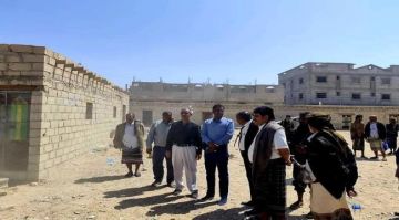 إزالة البسط العشوائي من مساحات الخدمات العامة في عتق