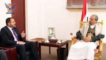 الحوثيون يطالبون المبعوث الأممي بالإسراع في تنفيذ خارطة الطريق