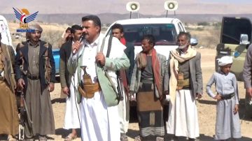 مأرب.. وقفة قبلية في مديرية صرواح وفاء للشهداء وتأكيدا على الجهوزية مأرب.. وقفة قبلية في مديرية صرواح وفاء للشهداء وتأكيدا على الجهوزية