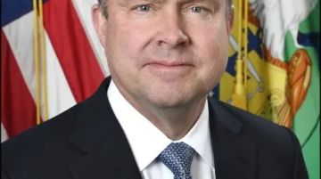 مسؤول أميركي يدشن جولة إقليمية لبحث تصعيد الضغط على إيران في ظل عودة سياسة أقصى الضغوط مسؤول أميركي يدشن جولة إقليمية لبحث تصعيد الضغط على إيران في ظل عودة سياسة أقصى الضغوط