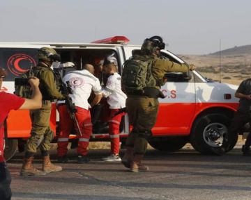 إصابة عاملين فلسطينيين جراء اعتداء قوات العدو الإسرائيلي عليهما في الرام إصابة عاملين فلسطينيين جراء اعتداء قوات العدو الإسرائيلي عليهما في الرام