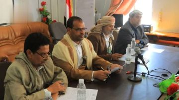 اجتماع برئاسة محافظ صعدة يبارك الإنجاز الأمني بالقبض على شبكة التجسس اجتماع برئاسة محافظ صعدة يبارك الإنجاز الأمني بالقبض على شبكة التجسس