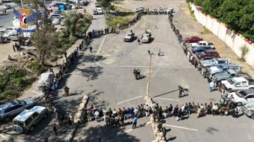 وقفة بتعز لإعلان البراءة من العملاء والتأكيد على الجهوزية لمواجهة العدوان وقفة بتعز لإعلان البراءة من العملاء والتأكيد على الجهوزية لمواجهة العدوان