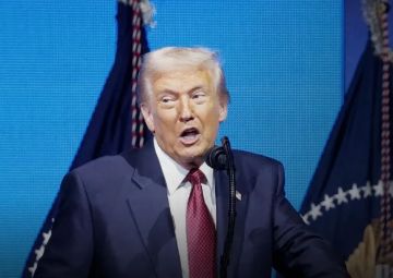 المحكمة العليا الأمريكية تثير الجدل حول قانونية رسوم ترامب الجمركية وسط انقسام قضائي واسع المحكمة العليا الأمريكية تثير الجدل حول قانونية رسوم ترامب الجمركية وسط انقسام قضائي واسع