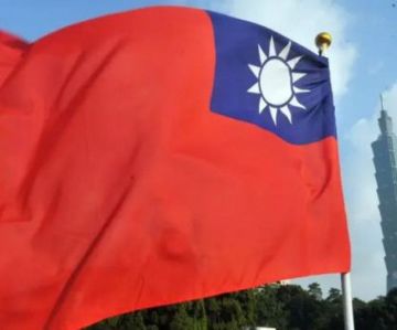 تايوان تجلي 3000 مع اقتراب الإعصار فونج وونج تايوان تجلي 3000 مع اقتراب الإعصار فونج وونج