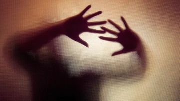 سائق يغتصب سيدة أمام طفلها.. واقعة صدمت المصريين