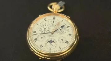 ساعة جيب تاريخية نادرة تسجل سعرا قياسيا عالميا في مزاد جنيف