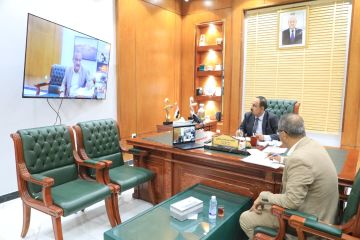 محافظ حضرموت الأستاذ مبخوت بن ماضي يبحث مع برنامج الأغذية العالمي خطط تدخلات العام القادم محافظ حضرموت الأستاذ مبخوت بن ماضي يبحث مع برنامج الأغذية العالمي خطط تدخلات العام القادم