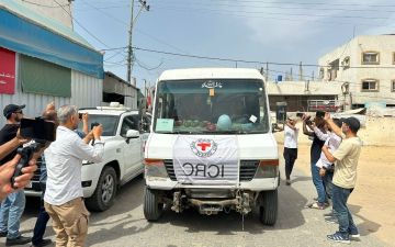 5 أسرى محررين من سجون العدو الإسرائيلي يصلون مستشفى شهداء الأقصى