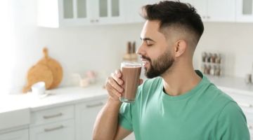 الجلوس المستمر يصيب الشرايين بالضرر وهذه طريقة بسيطة لحمايتها