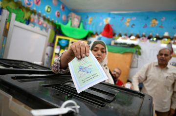 المصريون يدلون بأصواتهم في الانتخابات التشريعية