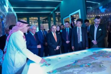 جناح البرنامج السعودي يجذب السفراء والدبلوماسيين في فعاليات انسجام عالمي2 بالرياض لإبراز الثقافة اليمنية جناح البرنامج السعودي يجذب السفراء والدبلوماسيين في فعاليات انسجام عالمي2 بالرياض لإبراز الثقافة اليمنية