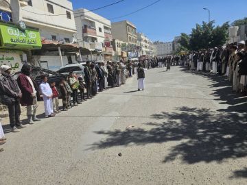 وقفات مسلحة في مديريات البيضاء وفاء للشهداء والتعبئة العامة