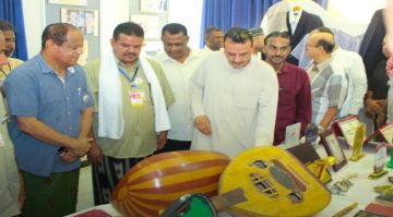 تدشين فعاليات اليوبيل الفضي لرحيل جوهرة الطرب بدوي زبير وافتتاح معرضه بمدينة الشحر تدشين فعاليات اليوبيل الفضي لرحيل جوهرة الطرب بدوي زبير وافتتاح معرضه بمدينة الشحر