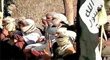 قاعدة اليمن تتصدع من الداخل.. قادة منشقون يمهلون القيادة 10 أيام قبل الاقتتال قاعدة اليمن تتصدع من الداخل.. قادة منشقون يمهلون القيادة 10 أيام قبل الاقتتال