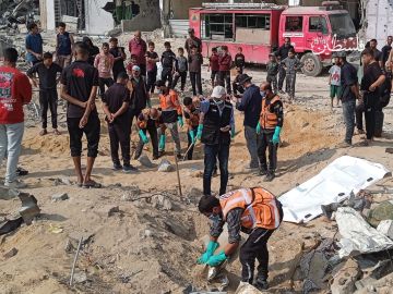 الصحة بغزة: دفن 14 شهيدا احتجز العدو جثامينهم بعد تعذر التعرف عليهم