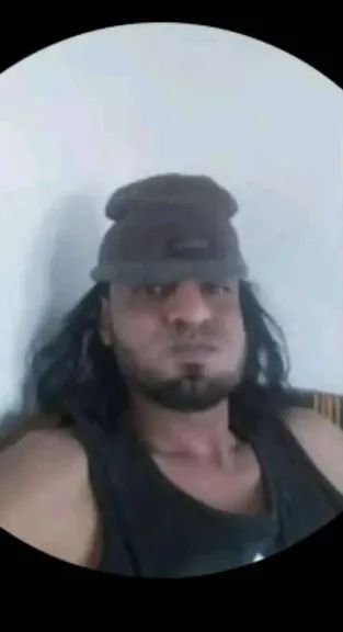 شاب يرهب حي في إب: طعنات في العلن، مقاومة للشرطة، وأم تهرب من بيتها خوفا! شاب يرهب حي في إب: طعنات في العلن، مقاومة للشرطة، وأم تهرب من بيتها خوفا!